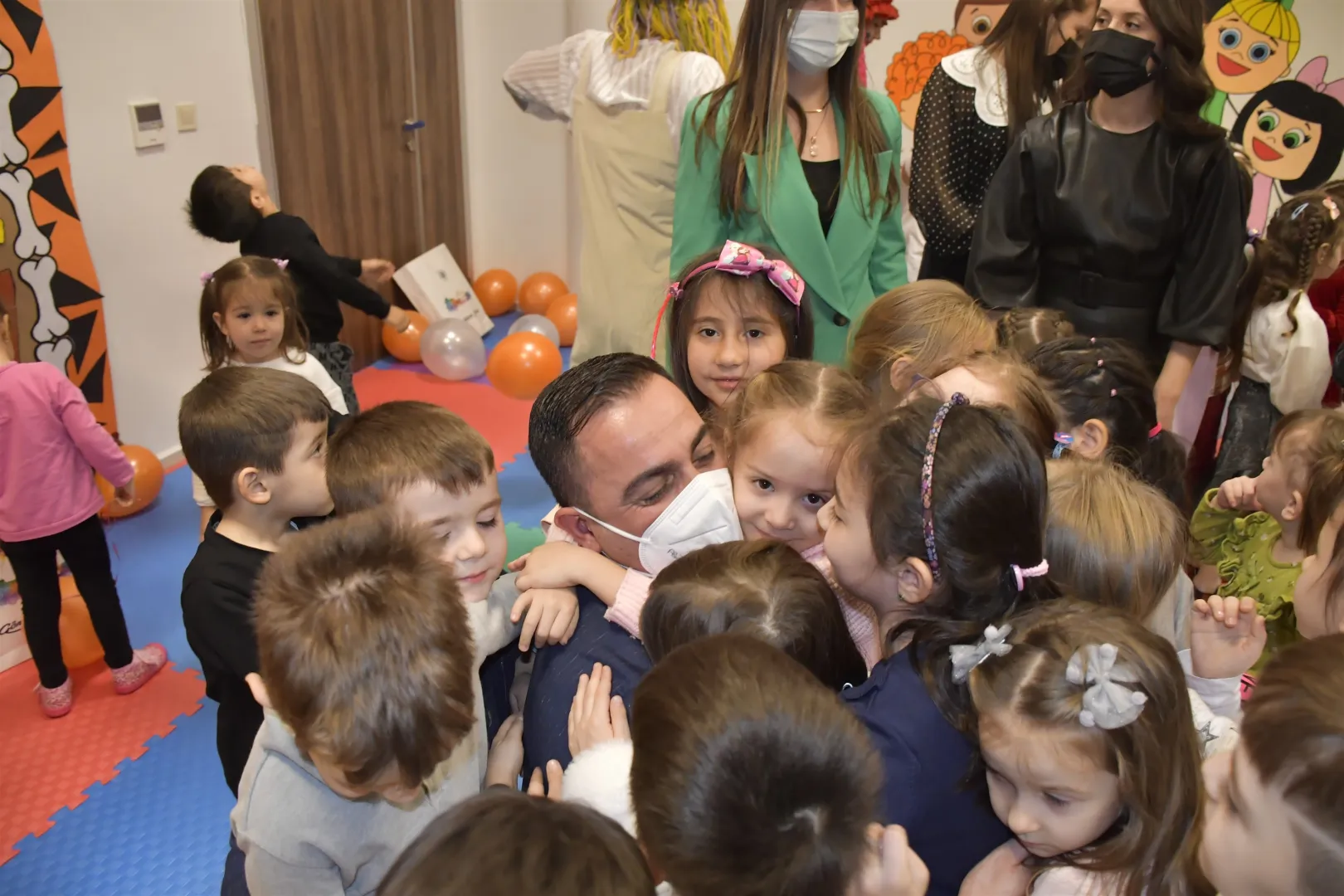 Başkan Erdoğan, Öğrencilerin Karne Heyecanına Ortak Oldu