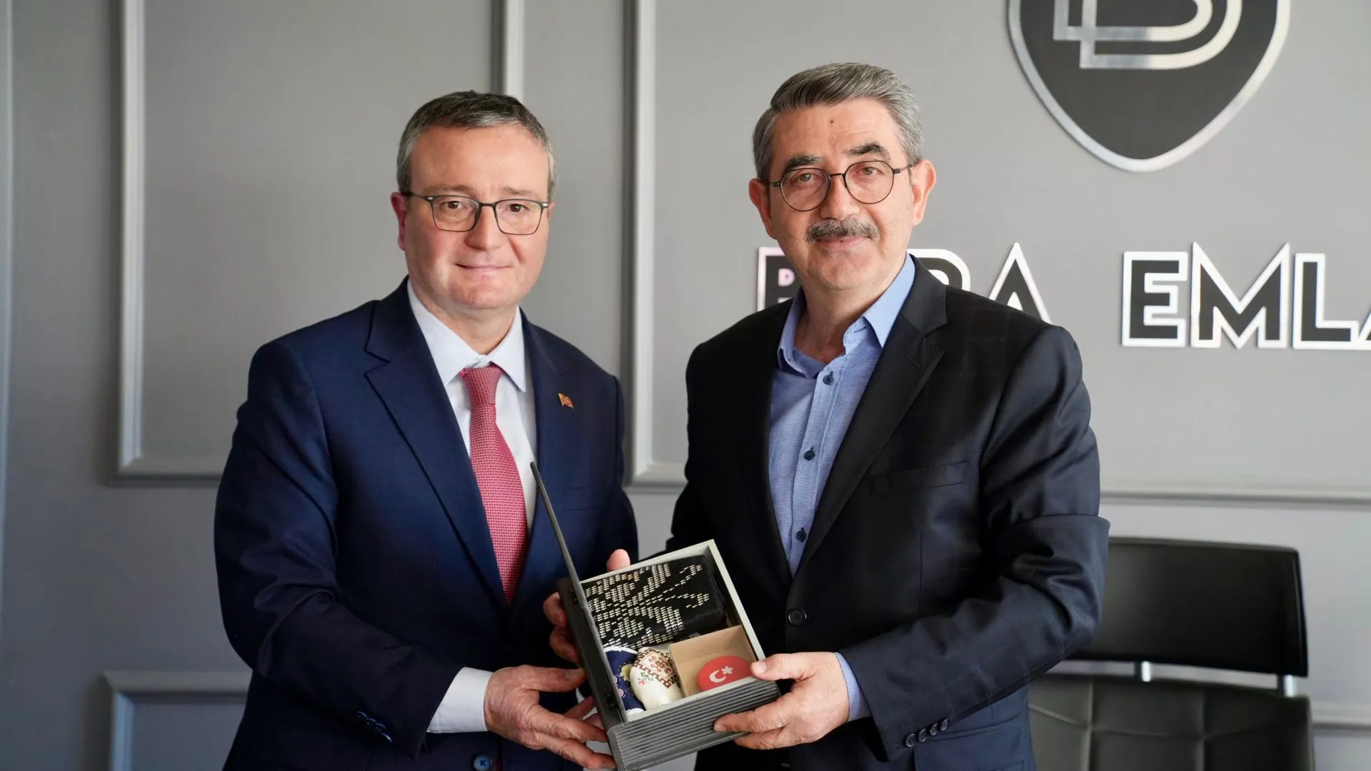 Başkan Şen’den Önceki Dönem Belediye Başkanlarına Ziyaret