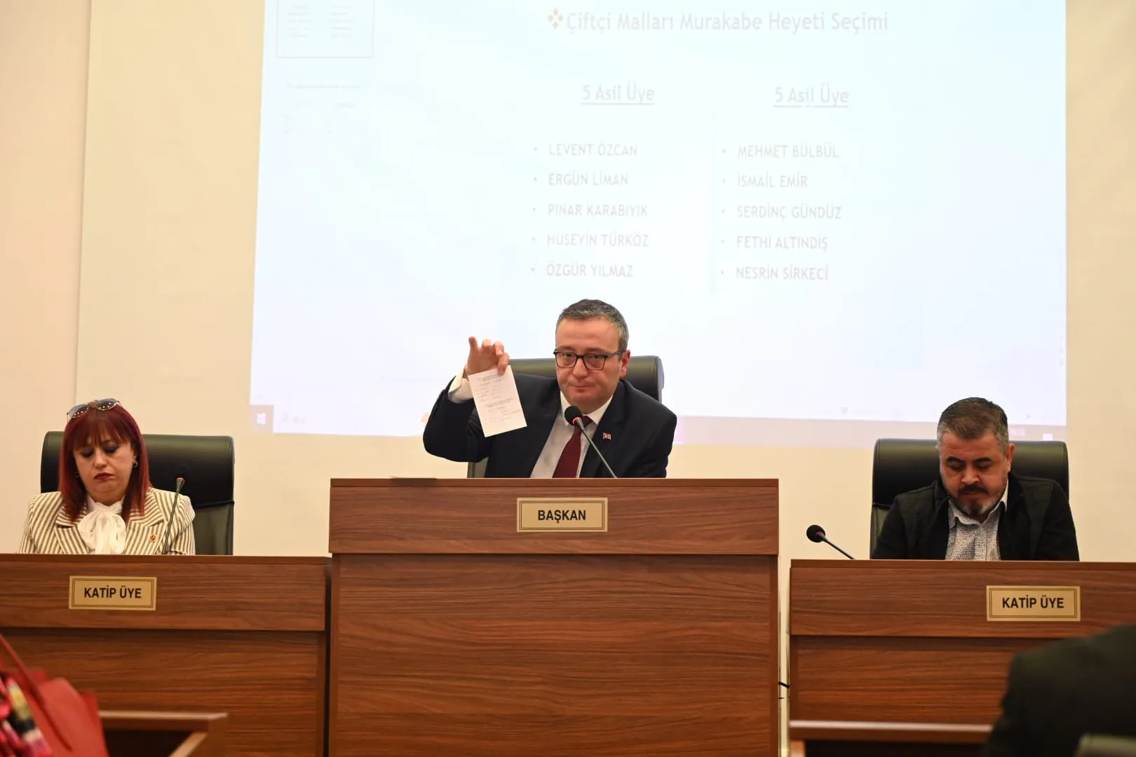 Belediye Başkanımız Alper Şen’in başkanlığında, 2024 yılı Mayıs ayı Olağan Meclis Toplantısı Meclis üyelerimizin katılımıyla gerçekleşti.