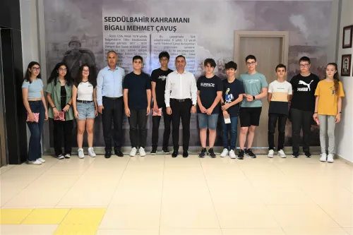 Biga Belediyesi LGS’de Başarılı Olan Öğrencileri Ödüllendirdi