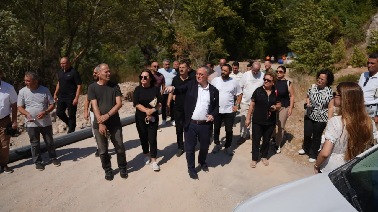 Biga Belediyesi’nden Şeffaf Belediyecilik Vurgusu: Su ve Asfalt Yatırımları Sahada Anlatıldı