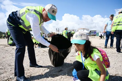 Biga İçin Fidanlar Dikildi, Sahiller Temizlendi