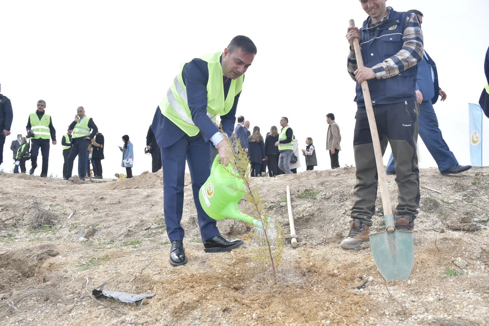 Fidanlar Toprakla Buluştu