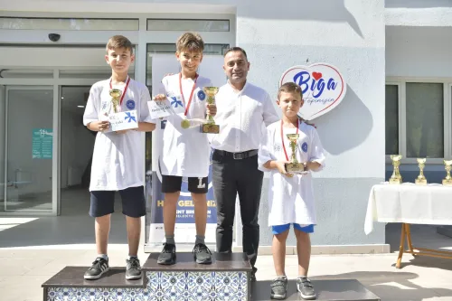 100. Yıla özel Yüzme Turnuvası Yapıldı - Fotoğraf 4