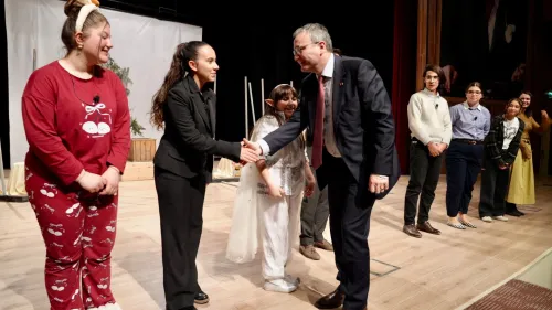 Başkan Alper Şen: “İlçe Tiyatromuzun Genç Yetenekleri Biga’nın Gururu Oldu” - Fotoğraf 5