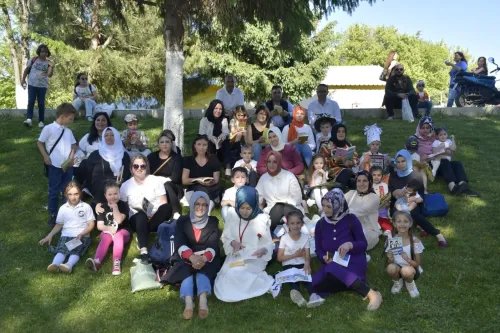 Başkan Erdoğan, Miniklerle Açık Havada Kitap Okudu - Fotoğraf 2