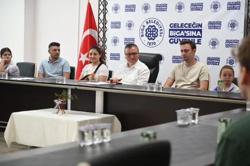 Belediye Başkanımız Alper Şen'den Başarılı Yüzücülere Ödül - Fotoğraf 2