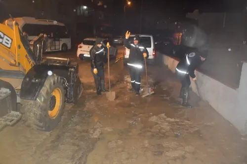 Biga Belediyesi Ekipleri Canla Başla Müdahale Etti - Fotoğraf 3