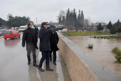 Biga Belediyesi Ekipleri Tüm İmkanlarını Seferber Etti - Fotoğraf 1