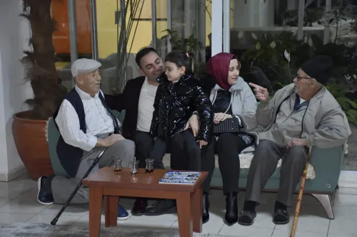 Biga Belediyesi Huzurevi’nde İftar Verdi - Fotoğraf 1