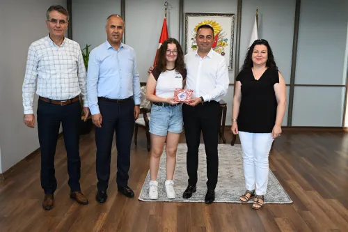 Biga Belediyesi LGS’de Başarılı Olan Öğrencileri Ödüllendirdi - Fotoğraf 4