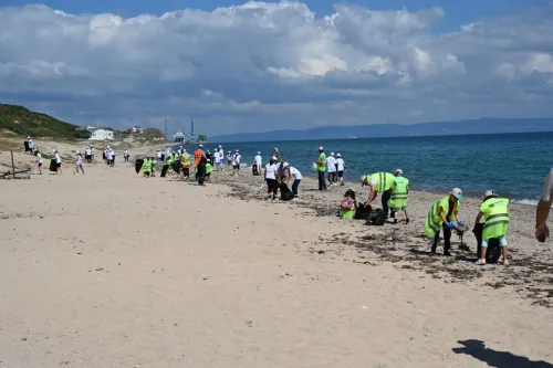 Biga İçin Fidanlar Dikildi, Sahiller Temizlendi - Fotoğraf 3