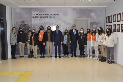 Bölge Birincisi Basketbolcu Öğrencilerden Ziyaret - Fotoğraf 1