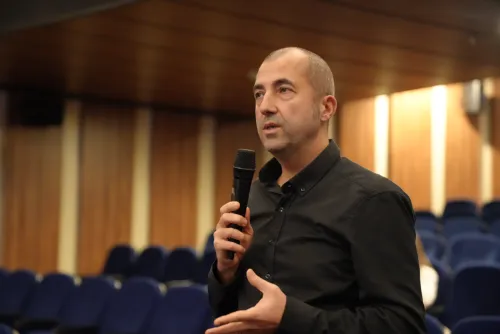 Çiçeklidede Meydanı’nın Geleceği İçin Biga’da Ortak Akıl Buluşması - Fotoğraf 18