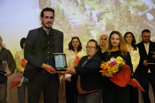 Çiçeklidede Meydanı’nın Geleceği İçin Biga’da Ortak Akıl Buluşması - Fotoğraf 13