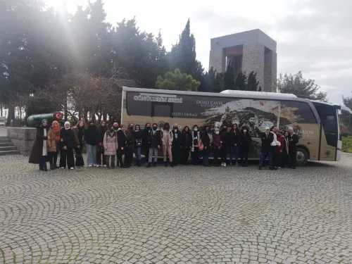 Lise Öğrencileri Çanakkale Şehitliğini Gezdi - Fotoğraf 2