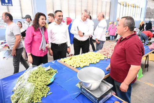 Milletvekili İskenderoğlu ve Başkan Erdoğan Pazar Yerini Gezdi - Fotoğraf 3