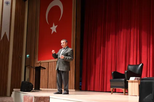 Prof. Dr. Üstün Dökmen’i Cumhuriyet Bayramı Etkinlikleri Kapsamında Bigalılarla Buluşturduk - Fotoğraf 1