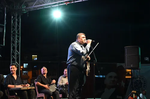 Retrobüs, Bigalı Kardeşler ve DJ Mustafa Birtek Biga’mızda sahne aldı. - Fotoğraf 3