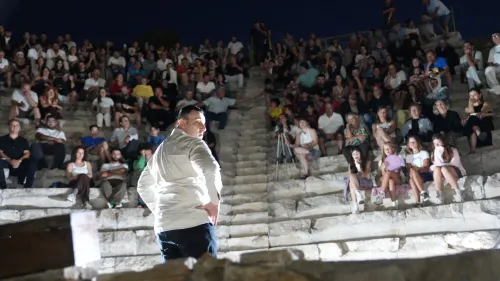 Sanat Köylere Taşınıyor: Biga Belediyesi Tiyatroyu Vatandaşın Ayağına Götürüyor - Fotoğraf 1