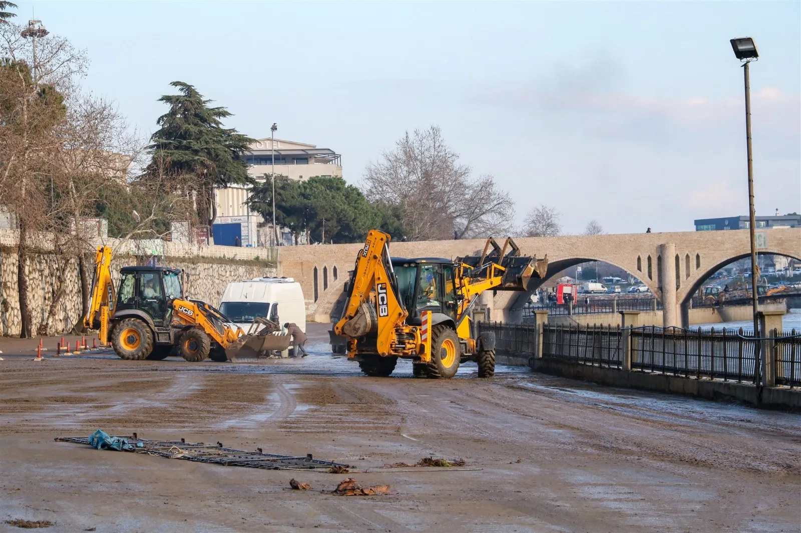 Kocabaş Çayı Kenarında Temizlik Çalışmaları Yapıldı